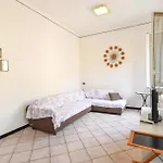 2 Bedroom Lovely In 아파트